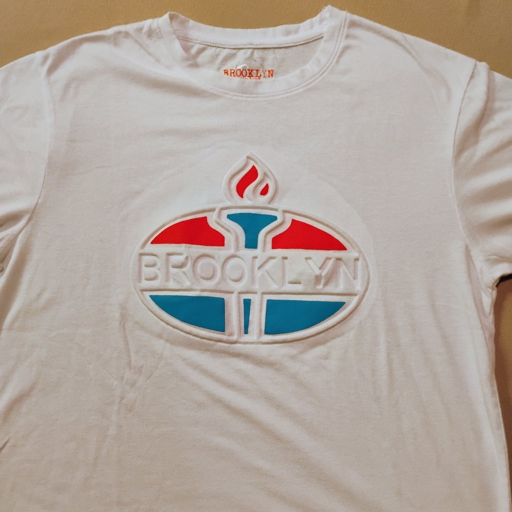 BROOKLYN STANDARD White Tshirt sz XL